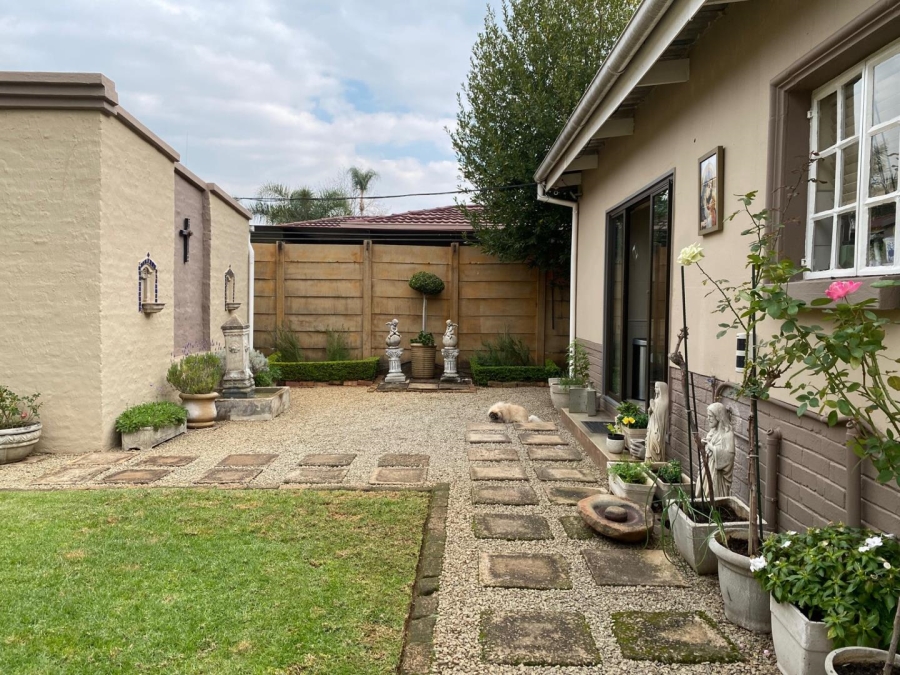 5 Bedroom Property for Sale in Riviera Gauteng