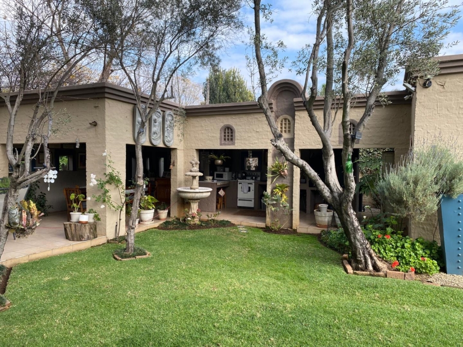 5 Bedroom Property for Sale in Riviera Gauteng