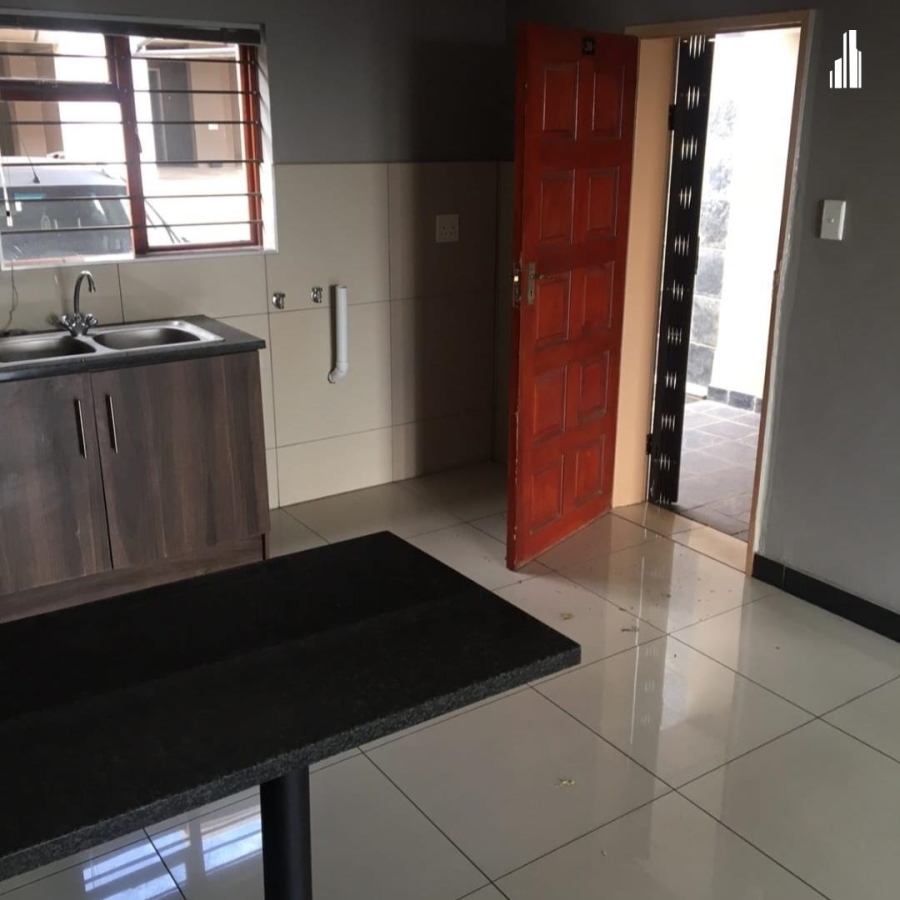 To Let 1 Bedroom Property for Rent in Primrose Hill Gauteng