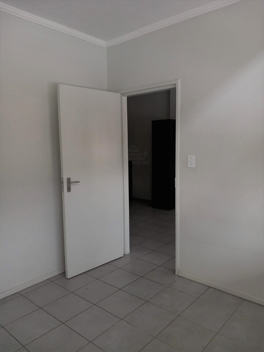 To Let 2 Bedroom Property for Rent in Florida Gauteng