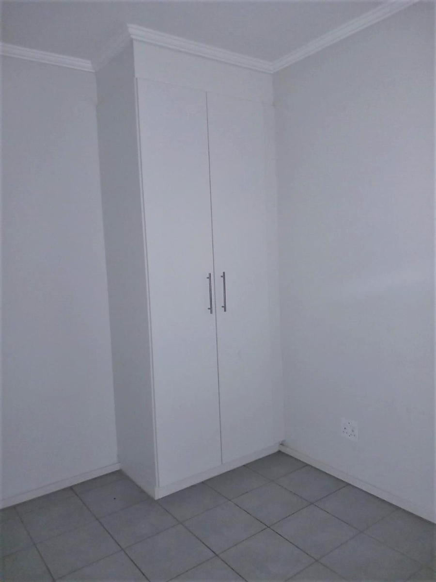 To Let 2 Bedroom Property for Rent in Florida Gauteng