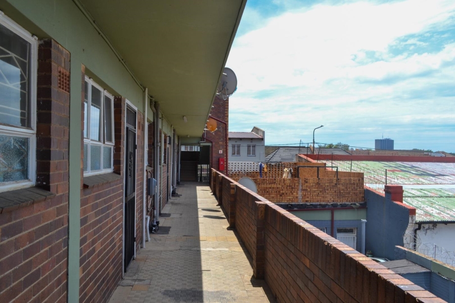 To Let 1 Bedroom Property for Rent in Brixton Gauteng