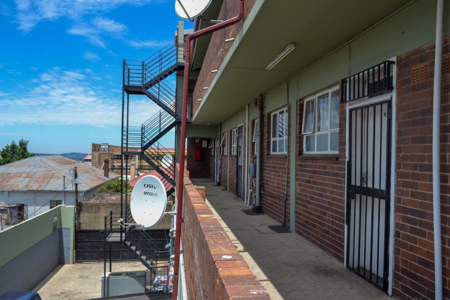 To Let 1 Bedroom Property for Rent in Brixton Gauteng