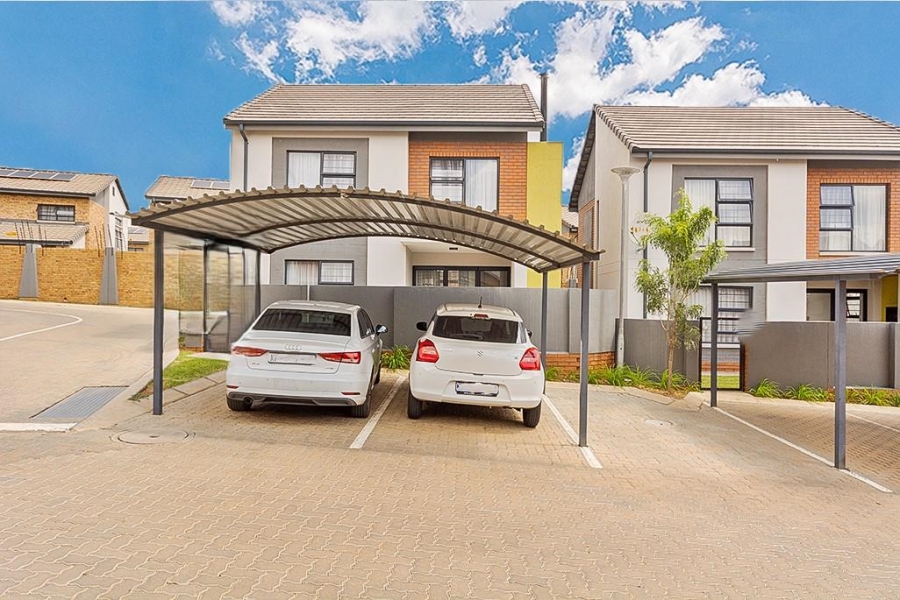 3 Bedroom Property for Sale in Rooihuiskraal North Gauteng