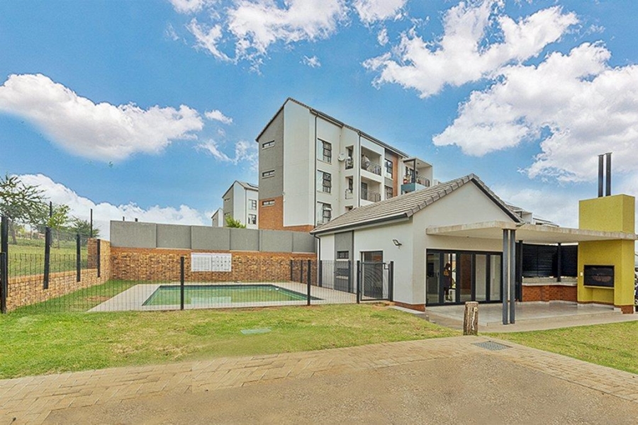 3 Bedroom Property for Sale in Rooihuiskraal North Gauteng