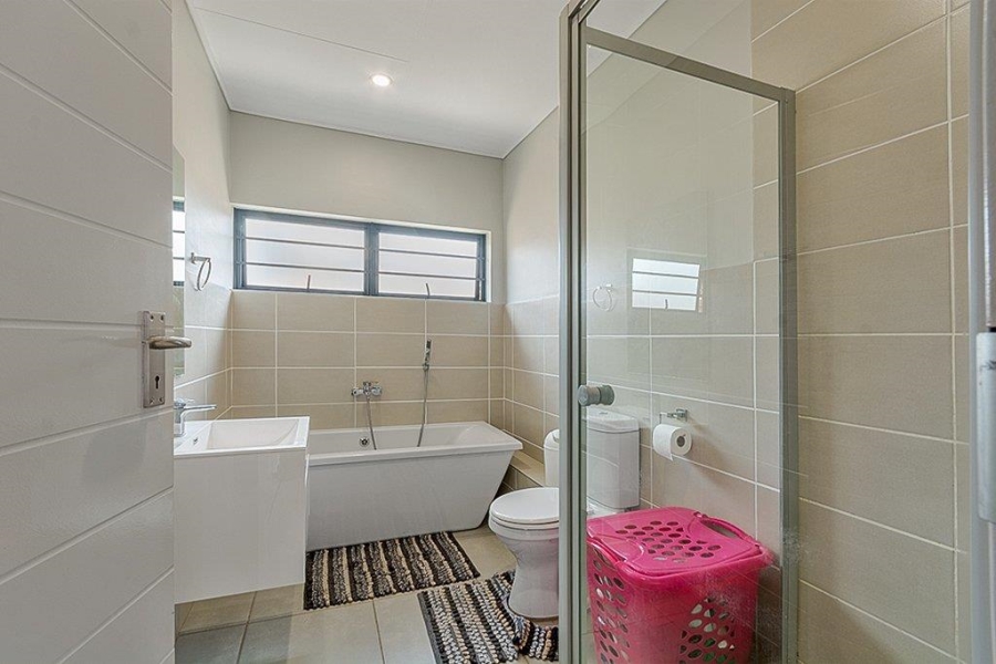 3 Bedroom Property for Sale in Rooihuiskraal North Gauteng
