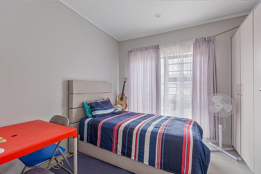 3 Bedroom Property for Sale in Rooihuiskraal North Gauteng