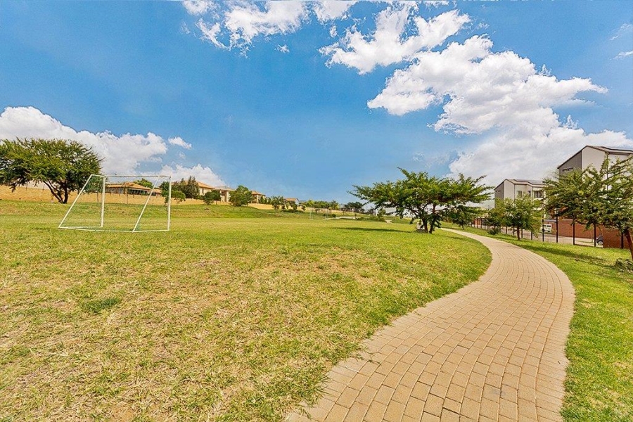 3 Bedroom Property for Sale in Rooihuiskraal North Gauteng
