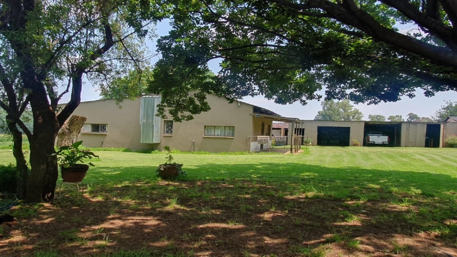 3 Bedroom Property for Sale in Roodia Gauteng