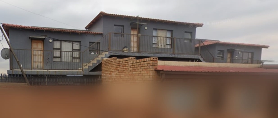 6 Bedroom Property for Sale in Jabavu Gauteng