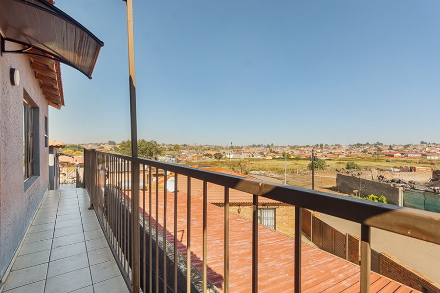 6 Bedroom Property for Sale in Jabavu Gauteng