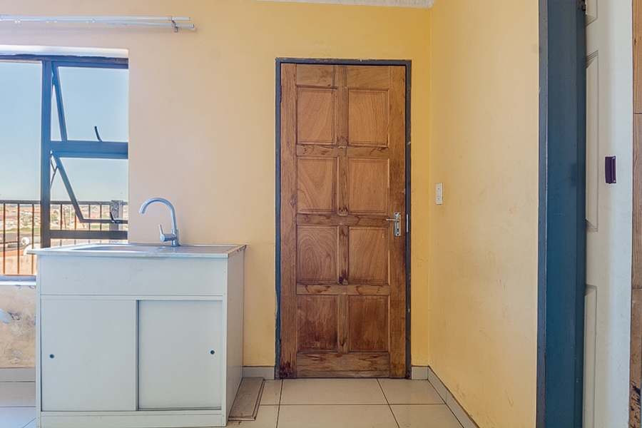 6 Bedroom Property for Sale in Jabavu Gauteng