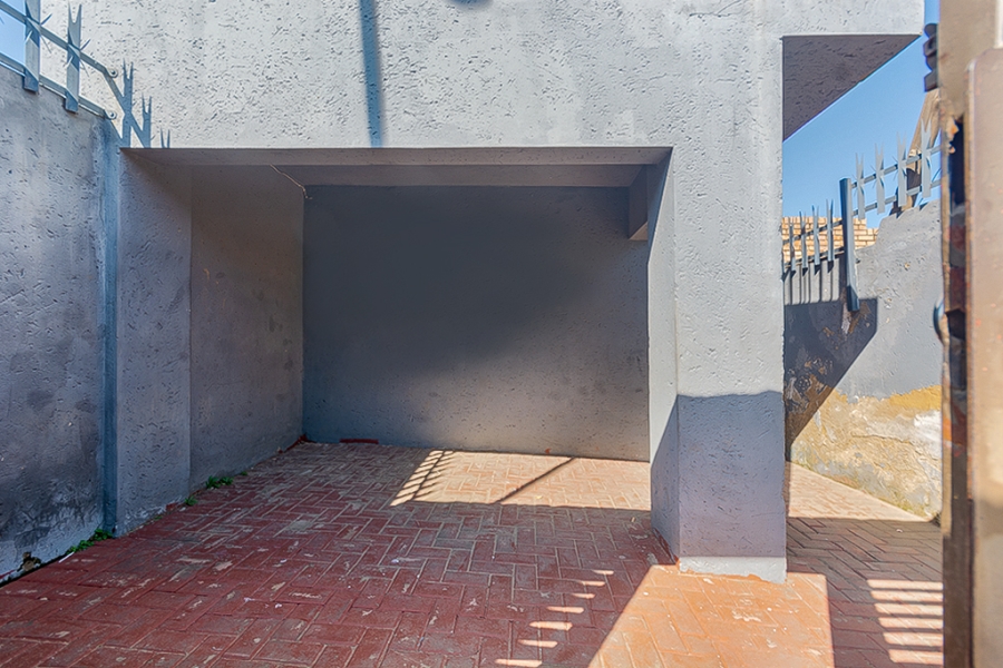 6 Bedroom Property for Sale in Jabavu Gauteng