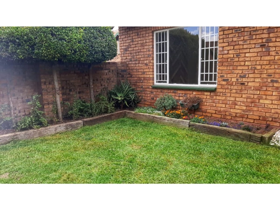 3 Bedroom Property for Sale in Garsfontein Gauteng