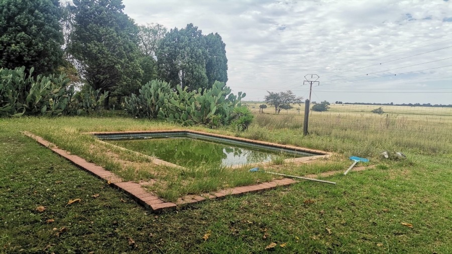 3 Bedroom Property for Sale in Louisrus Gauteng