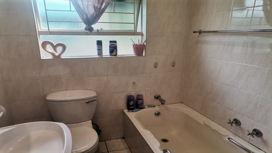 3 Bedroom Property for Sale in Louisrus Gauteng