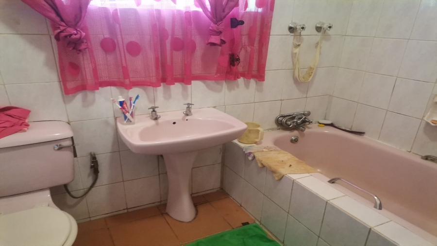 3 Bedroom Property for Sale in Louisrus Gauteng