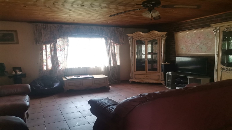 3 Bedroom Property for Sale in Louisrus Gauteng