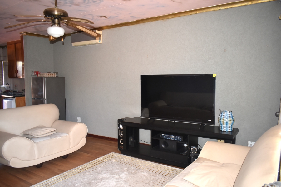 2 Bedroom Property for Sale in The Orchards Gauteng