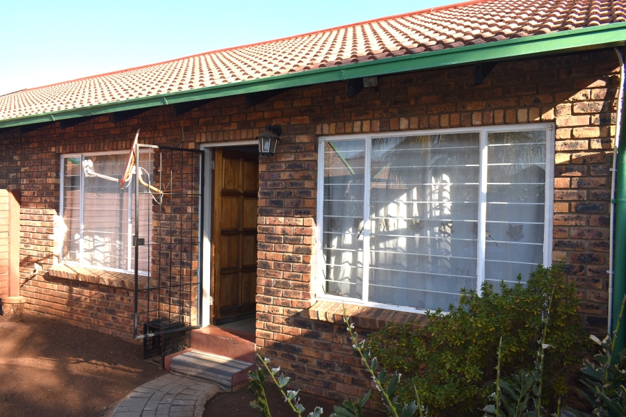 2 Bedroom Property for Sale in The Orchards Gauteng