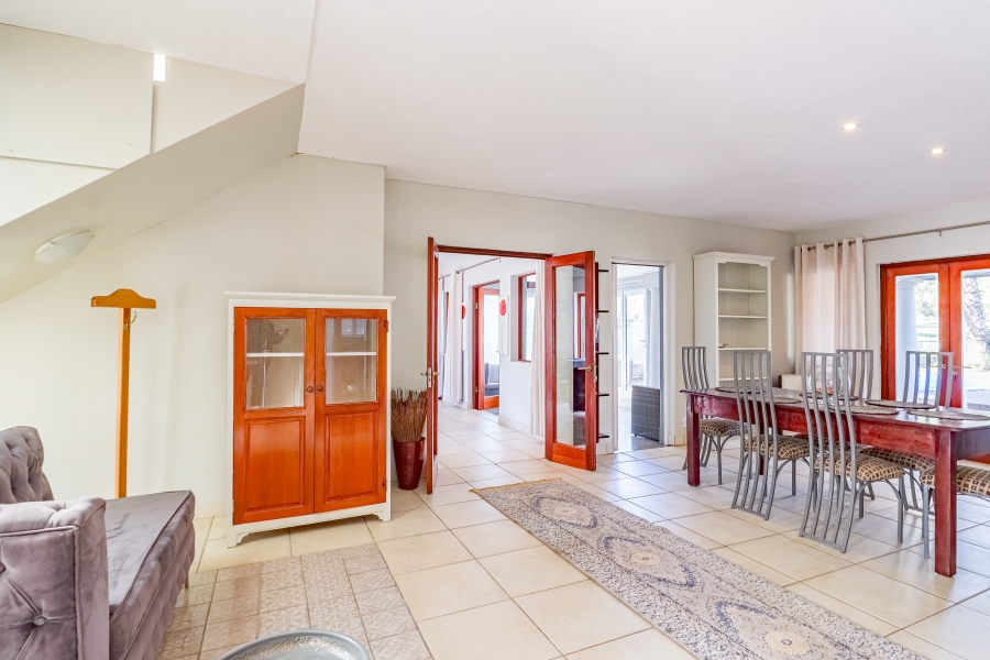 To Let 4 Bedroom Property for Rent in Silver Lakes Golf Estate Gauteng