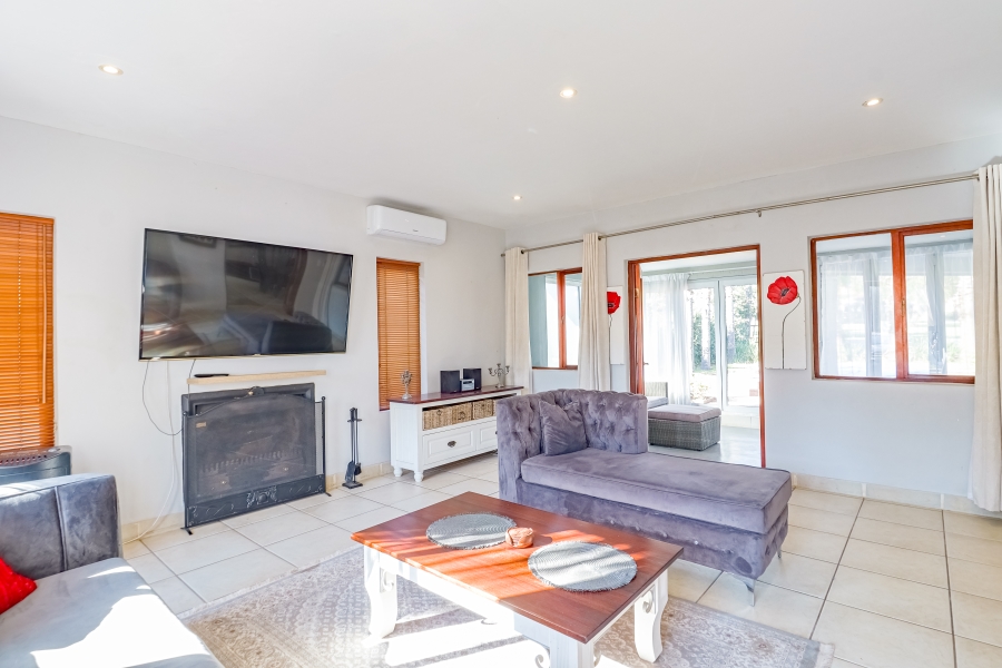 To Let 4 Bedroom Property for Rent in Silver Lakes Golf Estate Gauteng