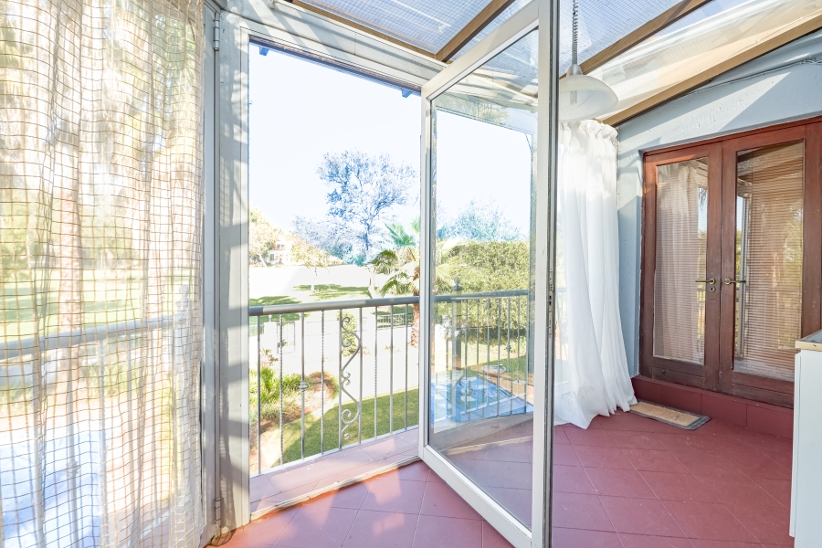 To Let 4 Bedroom Property for Rent in Silver Lakes Golf Estate Gauteng