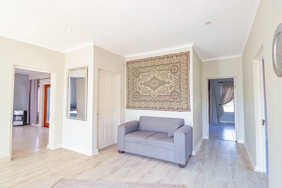 To Let 4 Bedroom Property for Rent in Silver Lakes Golf Estate Gauteng
