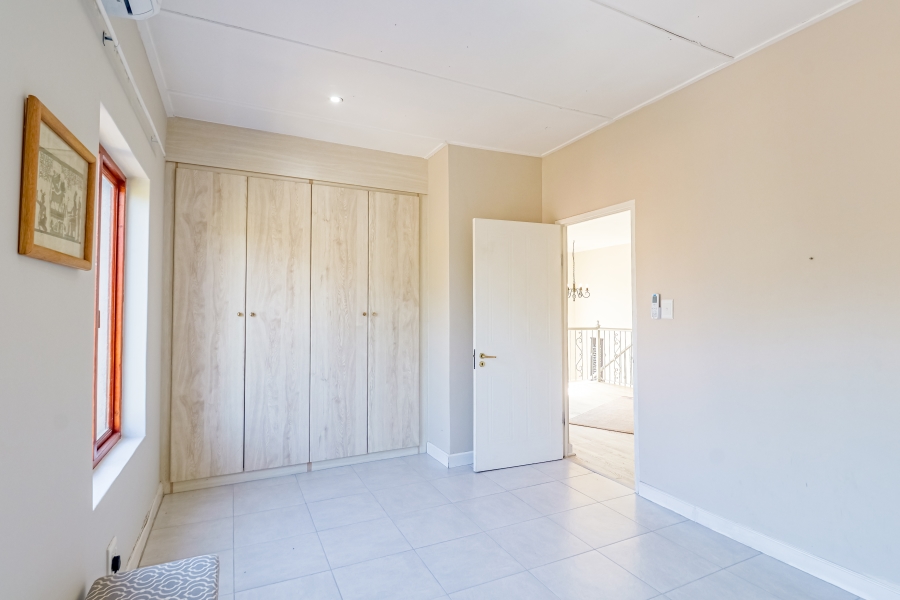 To Let 4 Bedroom Property for Rent in Silver Lakes Golf Estate Gauteng