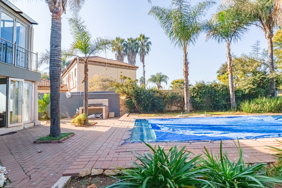 To Let 4 Bedroom Property for Rent in Silver Lakes Golf Estate Gauteng
