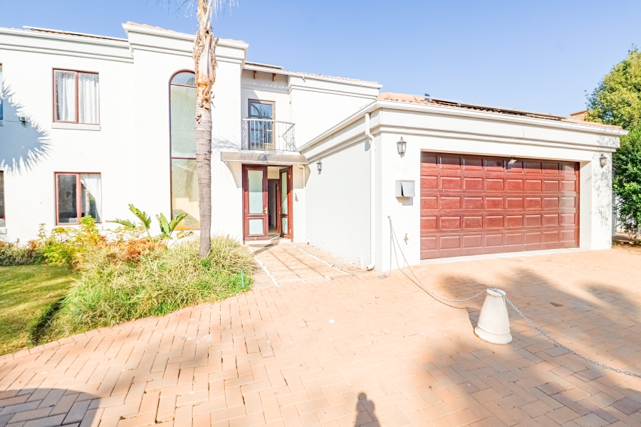 To Let 4 Bedroom Property for Rent in Silver Lakes Golf Estate Gauteng