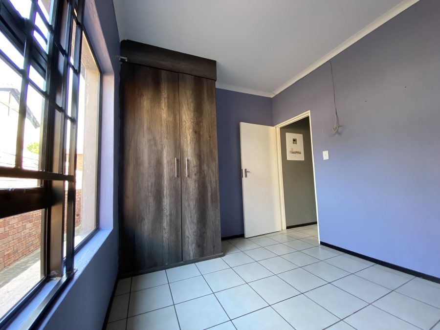 To Let 2 Bedroom Property for Rent in Wilgeheuwel Gauteng