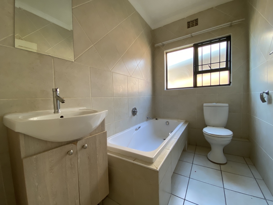 To Let 2 Bedroom Property for Rent in Wilgeheuwel Gauteng