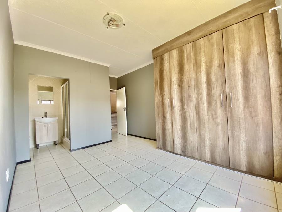 To Let 2 Bedroom Property for Rent in Wilgeheuwel Gauteng
