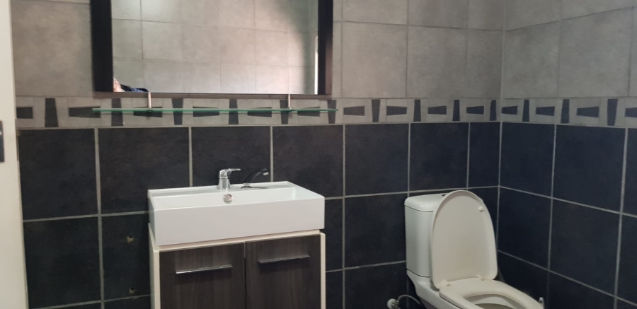 To Let 2 Bedroom Property for Rent in Sunnyridge Gauteng