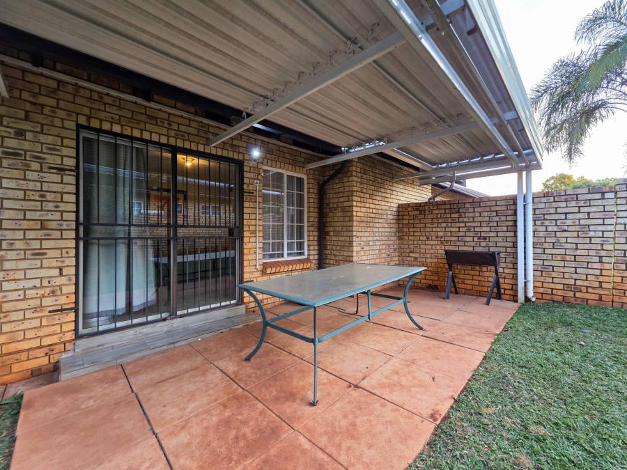 2 Bedroom Property for Sale in La Montagne Gauteng