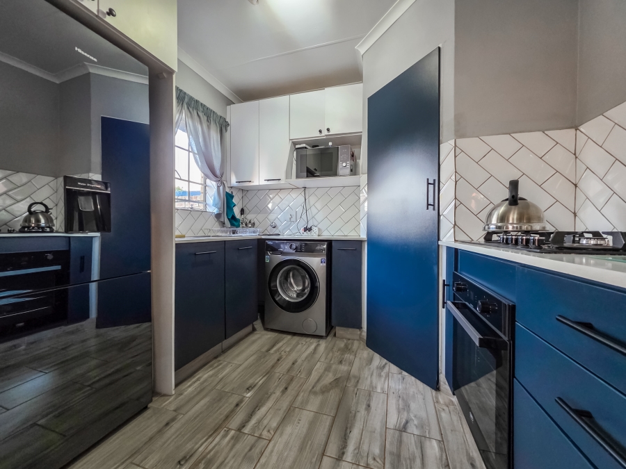 2 Bedroom Property for Sale in La Montagne Gauteng