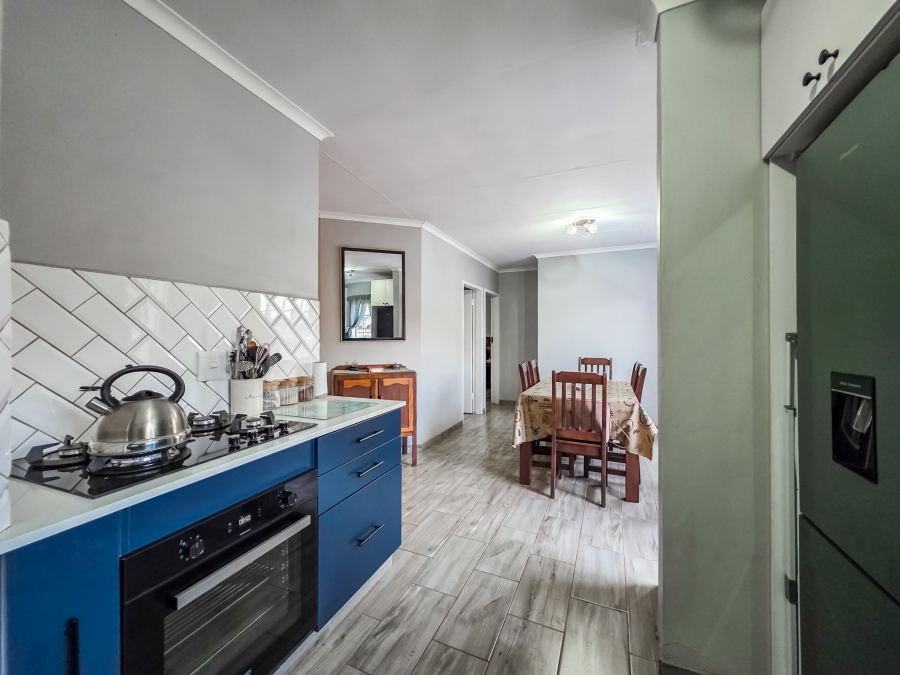 2 Bedroom Property for Sale in La Montagne Gauteng