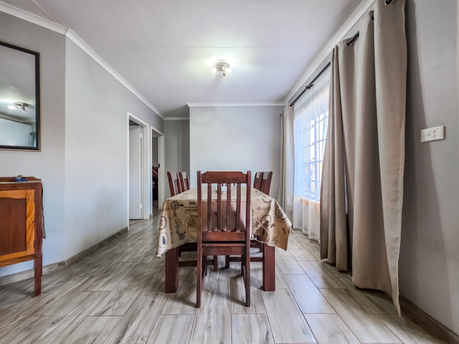 2 Bedroom Property for Sale in La Montagne Gauteng