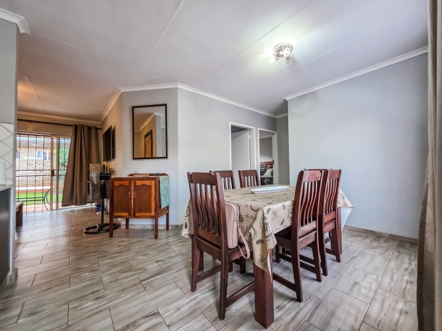 2 Bedroom Property for Sale in La Montagne Gauteng