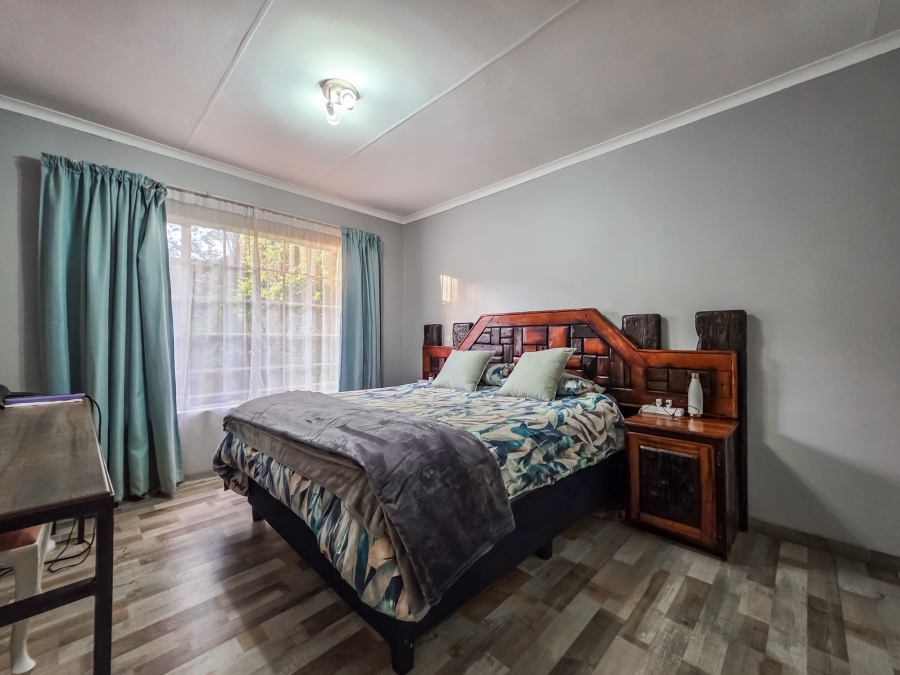 2 Bedroom Property for Sale in La Montagne Gauteng