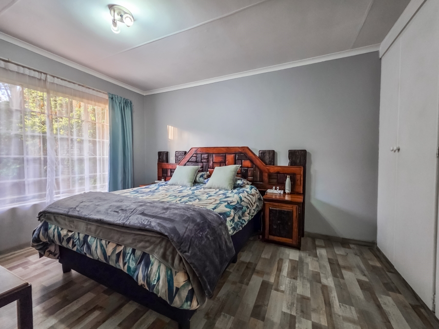 2 Bedroom Property for Sale in La Montagne Gauteng
