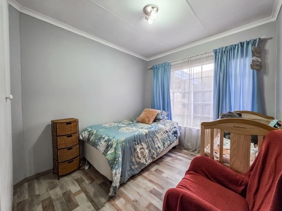 2 Bedroom Property for Sale in La Montagne Gauteng