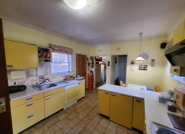 4 Bedroom Property for Sale in Glenvista Gauteng