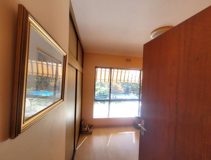 4 Bedroom Property for Sale in Glenvista Gauteng