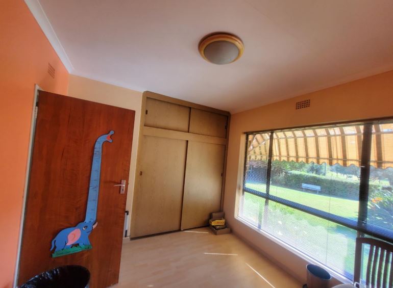 4 Bedroom Property for Sale in Glenvista Gauteng