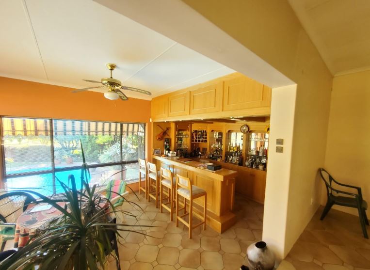 4 Bedroom Property for Sale in Glenvista Gauteng