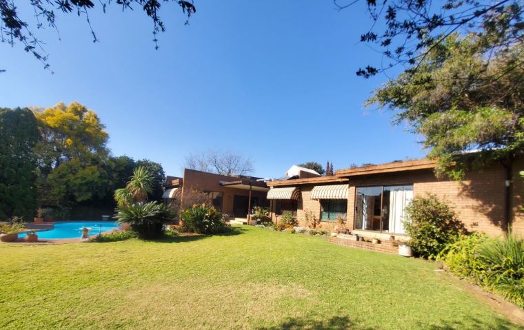 4 Bedroom Property for Sale in Glenvista Gauteng