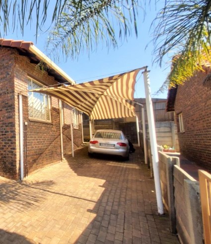 3 Bedroom Property for Sale in Mondeor Gauteng