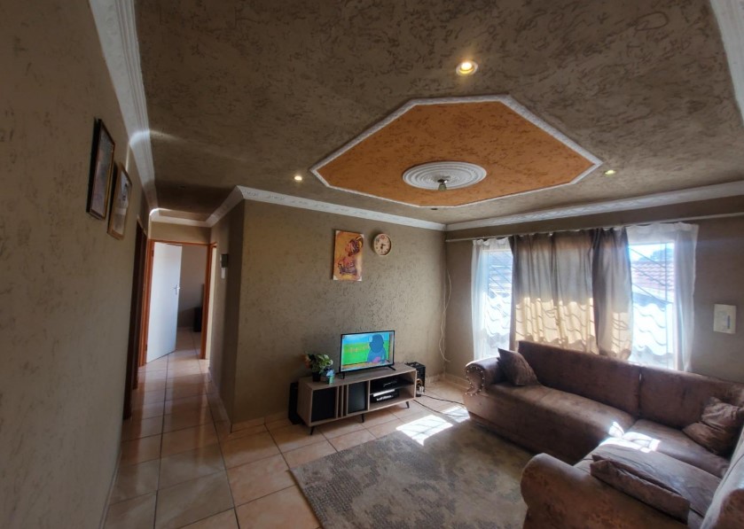 3 Bedroom Property for Sale in Mondeor Gauteng